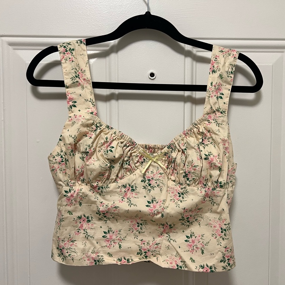 Kourt Floral Cream Pink and Green Women's Cropped Tank Top